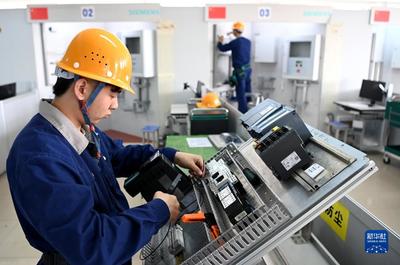 00后未来工匠 以电气安装服务为笔，书写青春筑梦新篇章